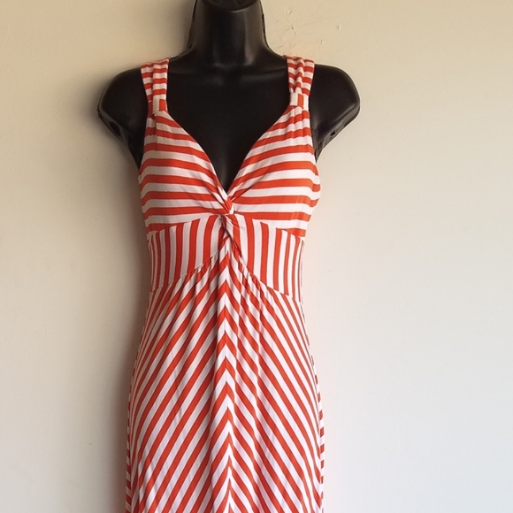 Twist Front V-Neck Maxi Dress - Picture 3 of 8